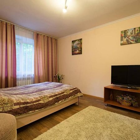 Apartment Nadezhda At Zheltoskan 77/79 阿拉木图 外观 照片