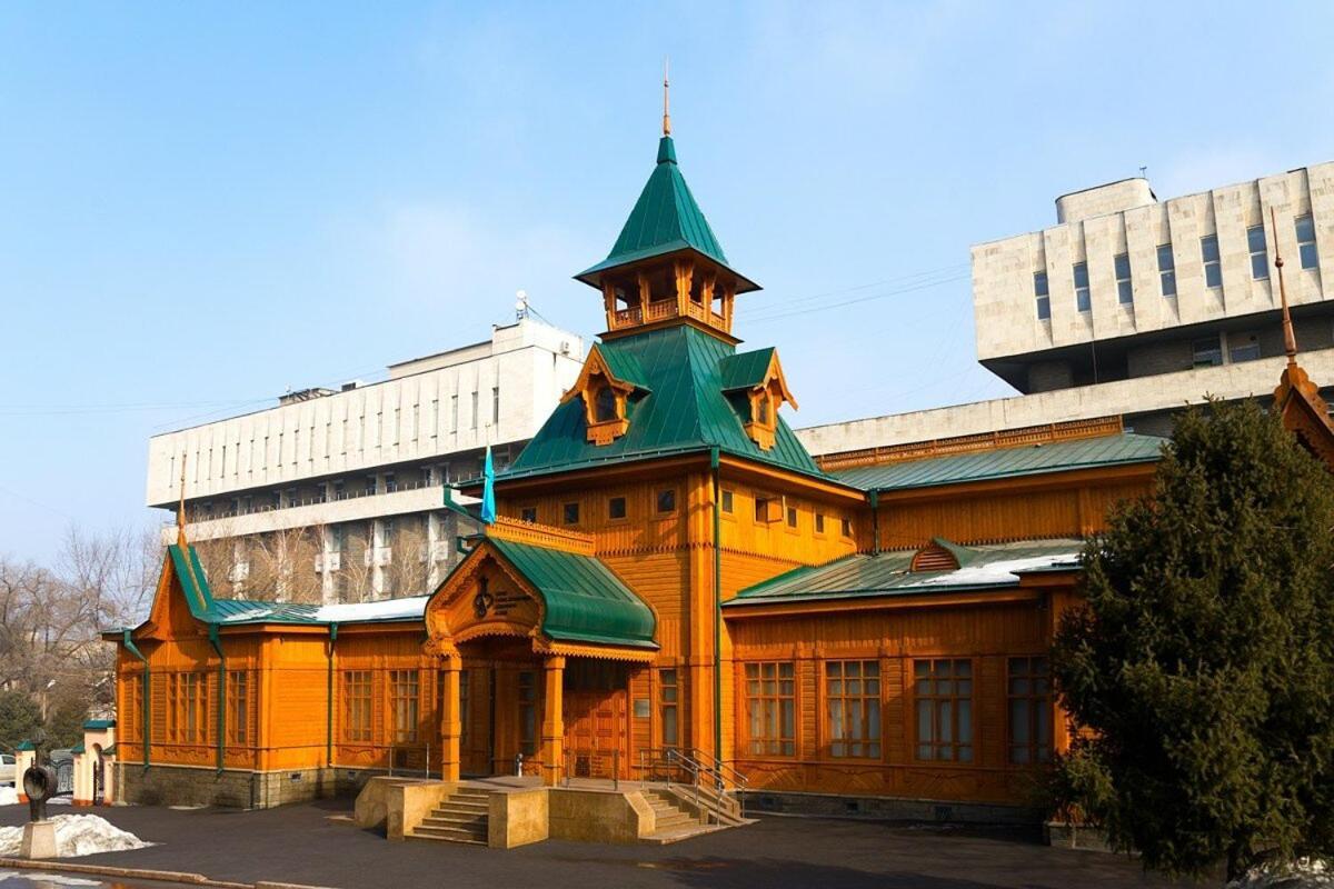 Apartment Nadezhda At Zheltoskan 77/79 阿拉木图 外观 照片